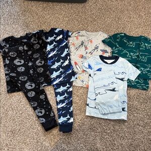Toddler boy bundle of 5 pajama sets. Size 4T. EUC